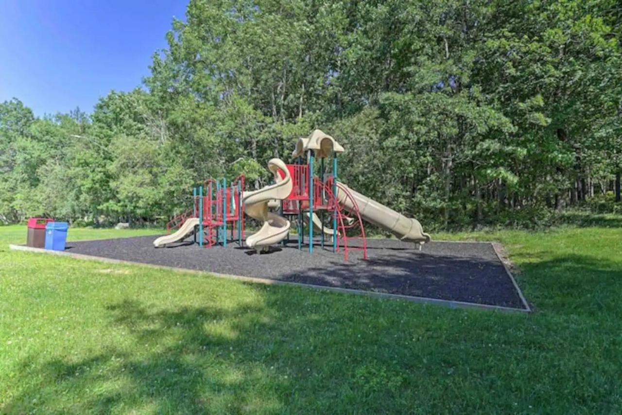 Fun Home 4 Endless Enjoyment With Game Room & Hot Tub Long Pond Exterior photo